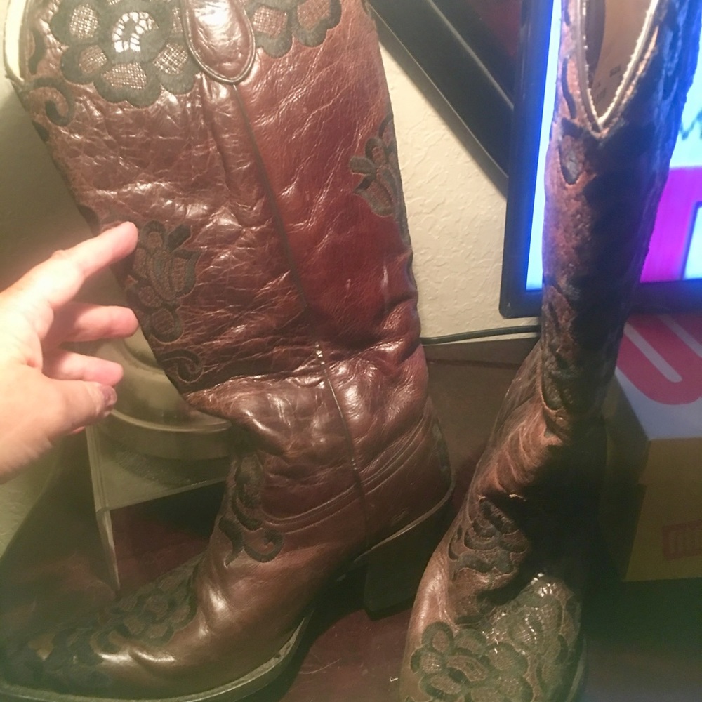 LANE Brown/Black Lace cowboy boot